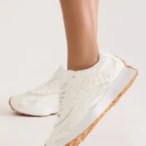Kelsol Ruffle Sneakers - White